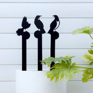 nz native bird planter stakes | black | aluminium | 45cm