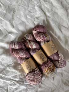 Products: Floofy Fingering