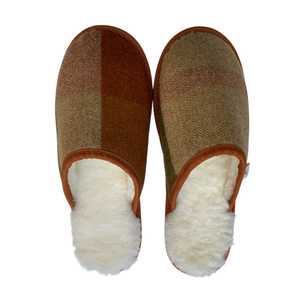 Wardrobe: Rust Mix Large White Slippers