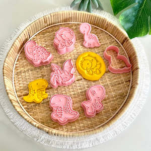 Playing Dough: Wild Dough | Stamper & Cutter Set - Dinosaurs