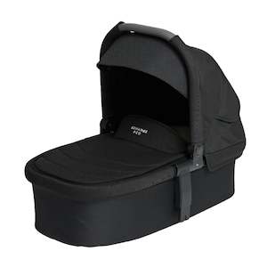 Edwards And Co: Edwards & Co Carry Cot 2