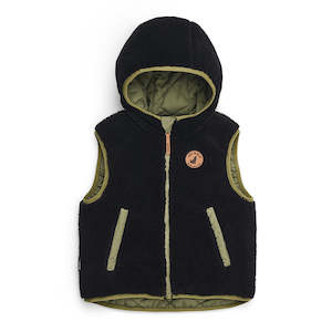 Jackets 1: REVERSIBLE YETI VEST Fern/Black | CRYWOLF