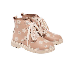 Pretty Brave 1: LONDON - Petal | Pretty Brave