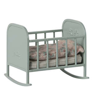 Play: Cradle My Blue Mint | Maileg