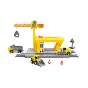 Play: Railway Crane Construction | Hape