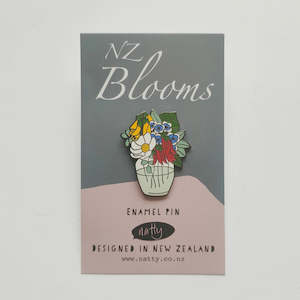 Brooches Pins: NZ Blooms Enamel Pin