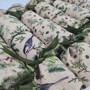 Natural Noel | 6 Reusable Christmas Crackers