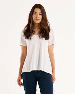 Resortwear: Betty Basics Luella Tee BB1032 (White)