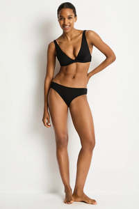 Sea Level Essentials Longline Wired Plunge Bikini Top (Black)