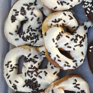 Products: White chocolate pretzel – Little Bread Loaf