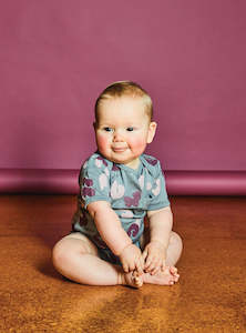 Outlet 1: Ezra Shortsleeve Bodysuit, Ash Marle Roar