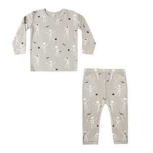 Tops 1: Quincy Mae Bamboo Pajama Set - Skeletons