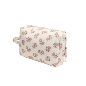 Gifts For Mum: Quincy Mae Toiletry Bag - Daylily