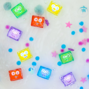 Play: Glo Pal Cubes - 4 pack