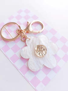 New Mums: Daisy Key ring - Pearl + Gold