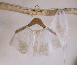 Bibs Bonnets: Secret Garden Lace Capron & Bonnet