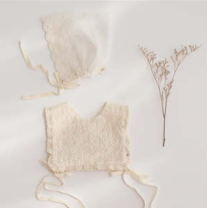 Bibs Bonnets: Petit frill bib