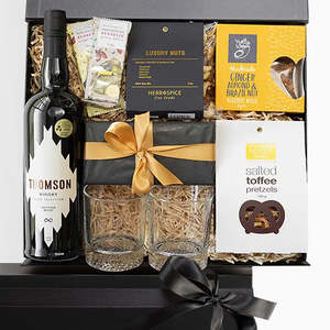 Gourmet Food Alcohol Gift Boxes: Whiskey Lover