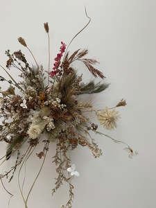 CUSTOM DRIED FLOWER WALL INSTALLATION | NATURAL