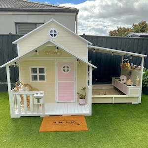 Playhouses: Little Lux Cubby with Kitchen