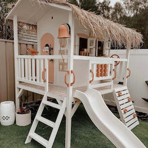 Playhouses: Little Lux Fairy Tale Fortress