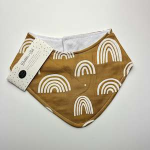 Baby Shower: Dribble Bib - Rainbows