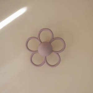 Mushie Daisy Rattle Teether | Soft Lilac