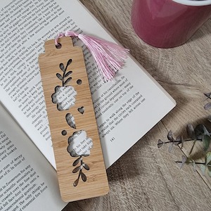 Bookmarks: Floral Frame Bookmark