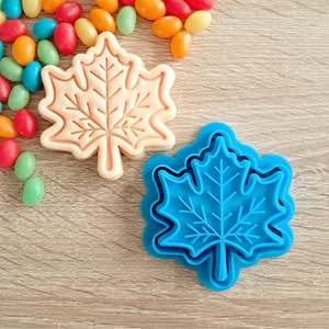 Garden Cutters Stamps: Maple Leaf Cookie Cutter & Fondant Stamp