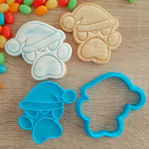 Christmas Cutters Stamps: Paw Print with Santa Hat Cookie Cutter & Fondant Stamp