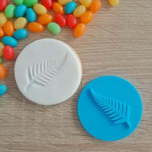 Te Reo Maori: Silver Fern Fondant Stamp