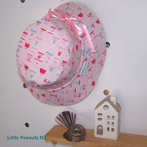 Sunhats: Bucket Hat - Love Birds