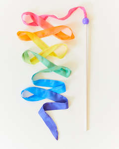 Play: Sarah's Silks Streamer - Rainbow