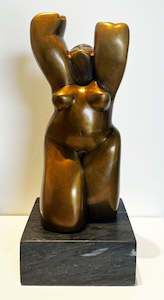 Tony Ogrady: Image - 1/7