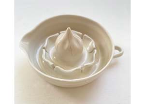 Della Goodinson: Lemon Juicer