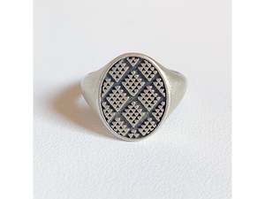 Tukutuku Pātiki signet ring