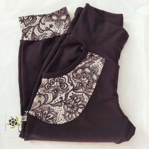 RTS** Sz 14 Woman's Black 3/4 Joggers With Lace Pockets!