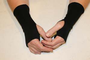 Womans Ready To Post Clothes: Woman's Fingerless Merino Gloves **One size**