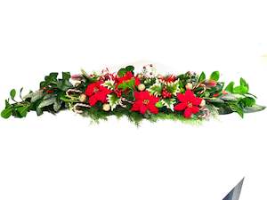 Frontpage: Christmas Table Arrangement with Chocolates