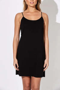 Accessories: Eb & Ive Basic Slip-Black