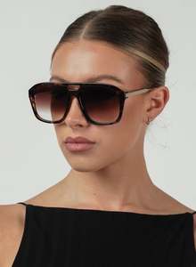 Otra Reina Tort/Brown Fade sunglasses