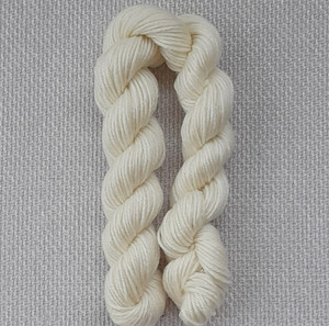 Undyed Merino/Silk 4ply Mini Hank Lochanside Alpacas