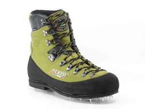 Chainsaw Protection: Andrew Antelao Spiked Chainsaw Boots