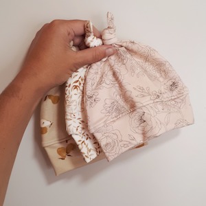 Autumn Winter 22: Top Knot Beanie