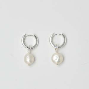 Jewellery: Brie Leon 925 Lila Pearl Sleepers