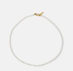 Jewellery: Brie Leon Arroz Pearl Choker