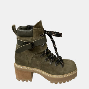 Boots: Laura Bellariva Green suede boot