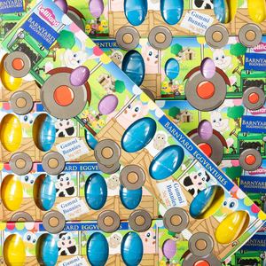 Easter: Tractor with Easter Egg