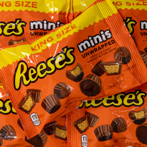 Milk Chocolate: Reese's Minis Unwrapped