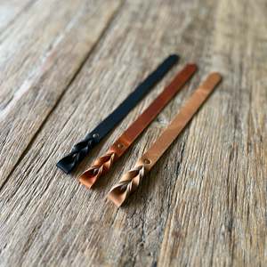 Stationary: Twist Detail Bookmark